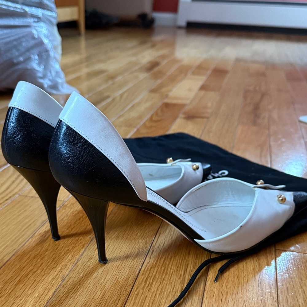 CHANEL Tuxedo Kitten Heels - Picture 5 of 6